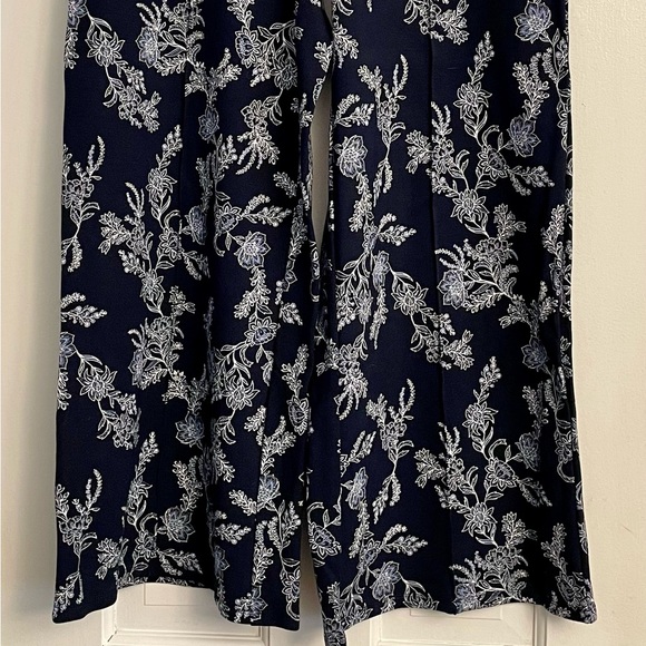 J. Jill Small Wearever Front Seam Crop Pants Navy Blue with Floral Print - Picture 3 of 11